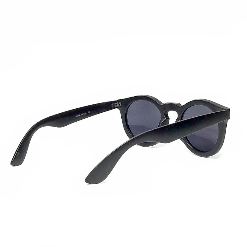 round wayfarer sunglasses in matte black womens