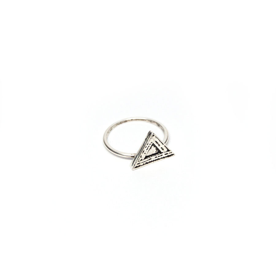 Vanessa Mooney The Realms Triangle pendant ring in silver